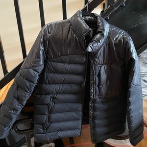 BLACK LULULEMON PUFFER JACKET SIZE 10